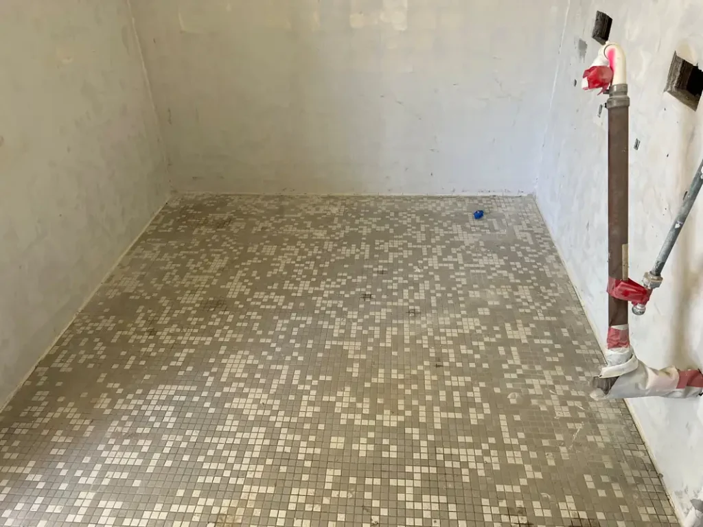 School Bathroom Floor & Wall Coatings — photo 5